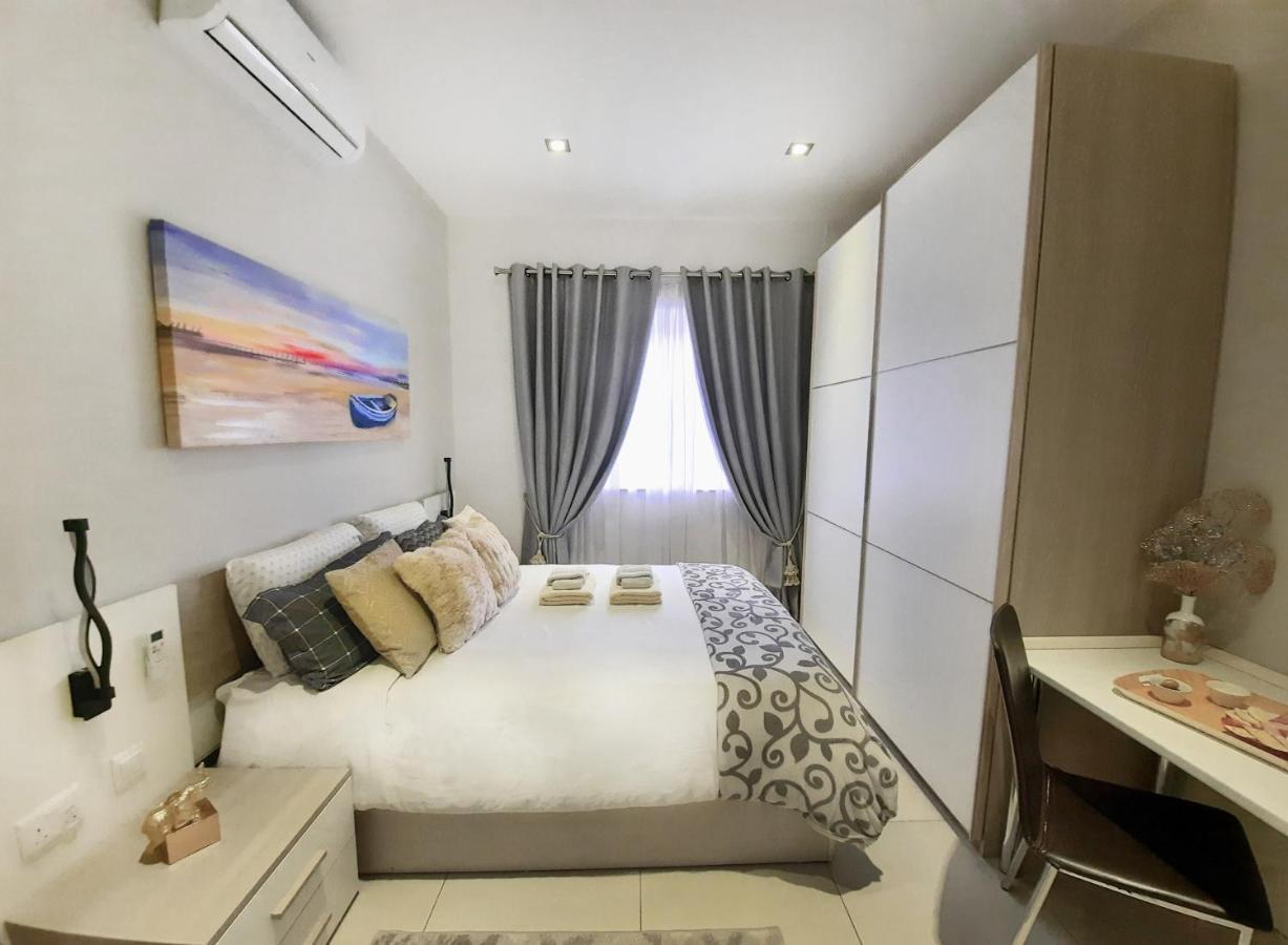 Cozy Rooms - Great Bus Connections - Free Parking Mosta Ngoại thất bức ảnh