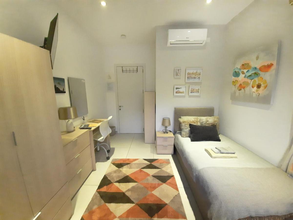 Cozy Rooms - Great Bus Connections - Free Parking Mosta Ngoại thất bức ảnh