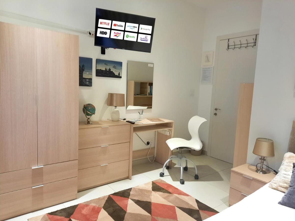 Cozy Rooms - Great Bus Connections - Free Parking Mosta Ngoại thất bức ảnh