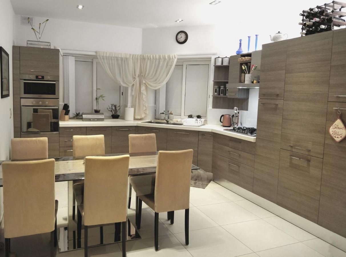 Cozy Rooms - Great Bus Connections - Free Parking Mosta Ngoại thất bức ảnh